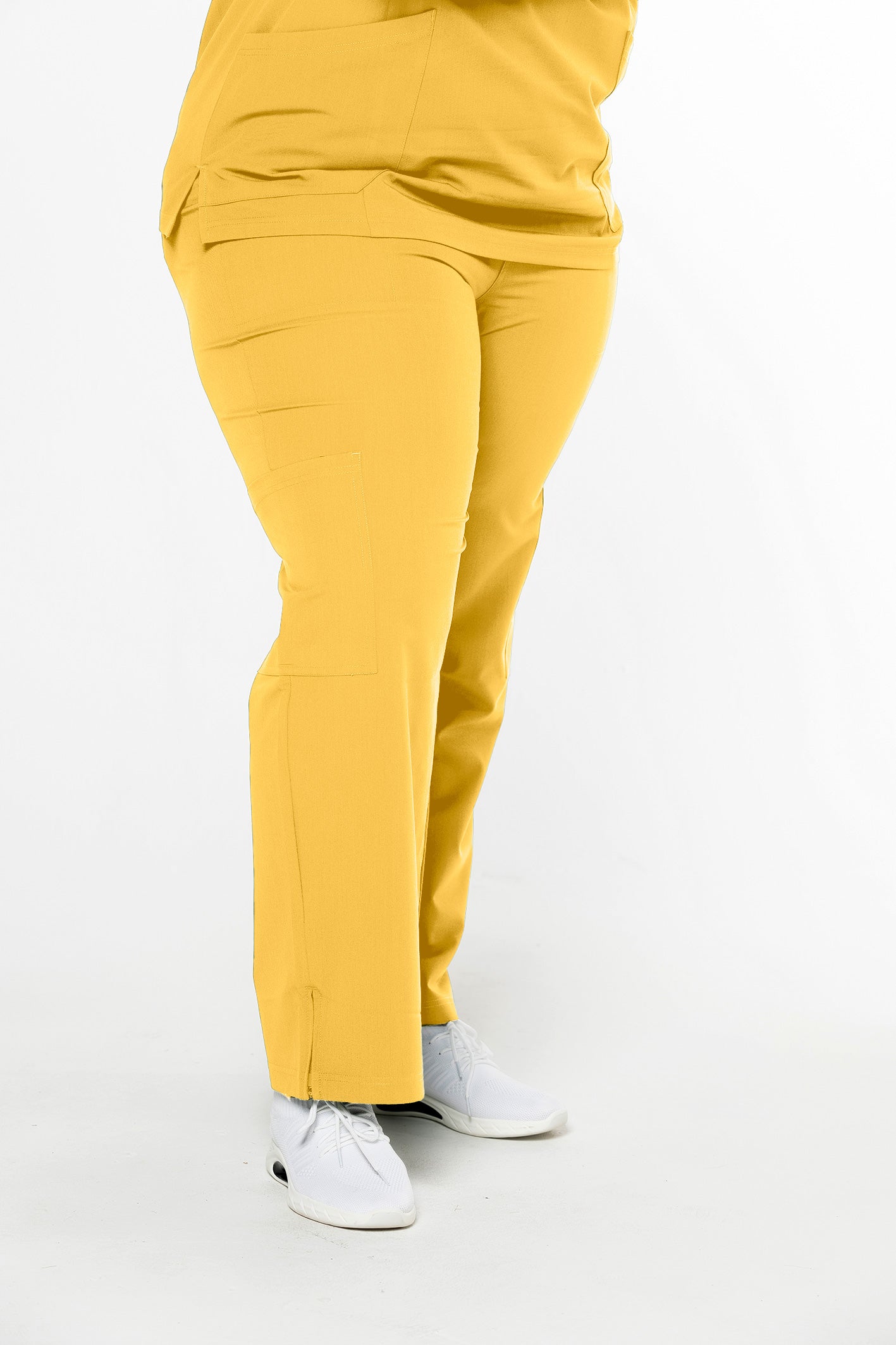 CSCRUBS Classic collection, Straight leg pant, Professional, Workwear, Healthcare, Tailored fit, High-quality fabric, Durable, Functional pockets, Elasticized waistband, Comfortable, Polished, Uniform, Medical field, Scrubs, Versatile, Essential, Reliable, Long-lasting